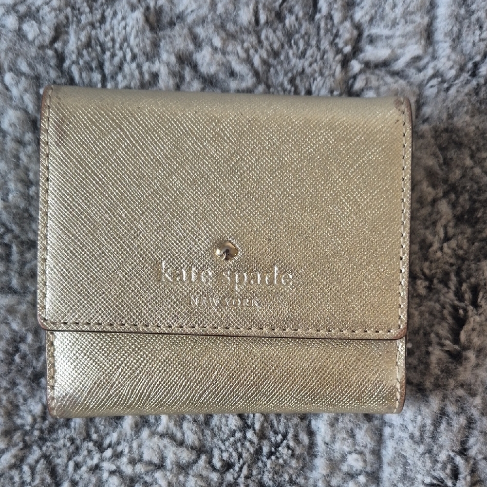 Kate Spade 🖤 Gold Wallet
